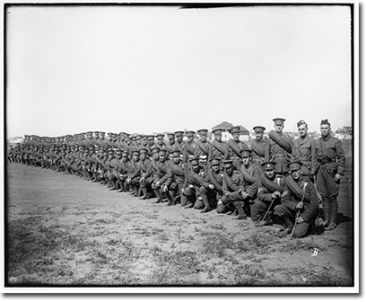 Sous-officiers et  autres militaires du rang d'un bataillon du Corps expditionnaire canadien, 1914