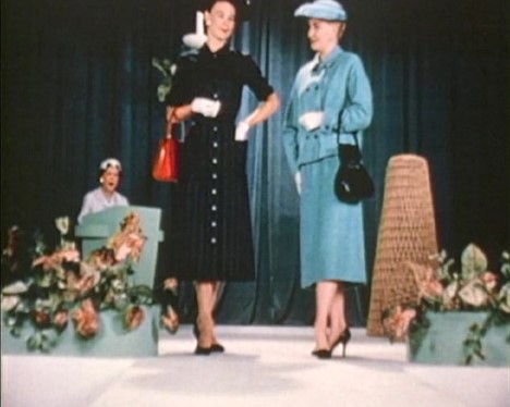 deux femmes sur le podium