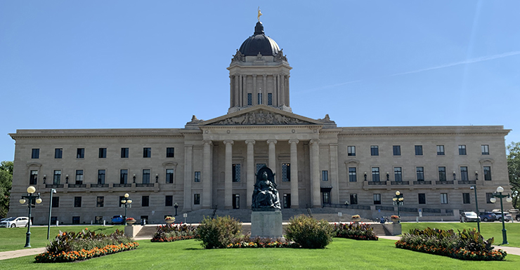 tour manitoba legislative building